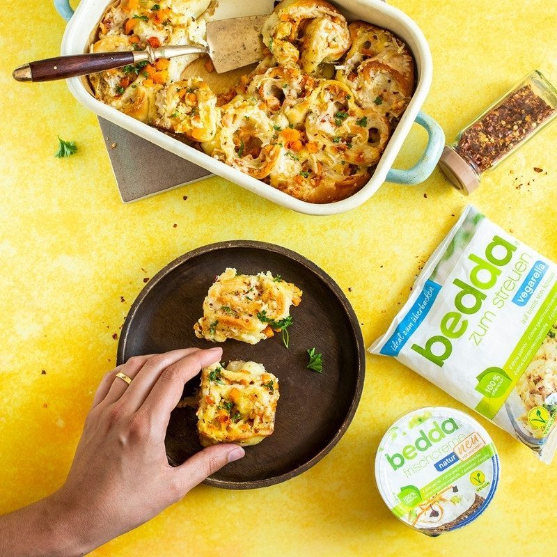 Vegane Kürbis-Käse-Pizzabrötchen
