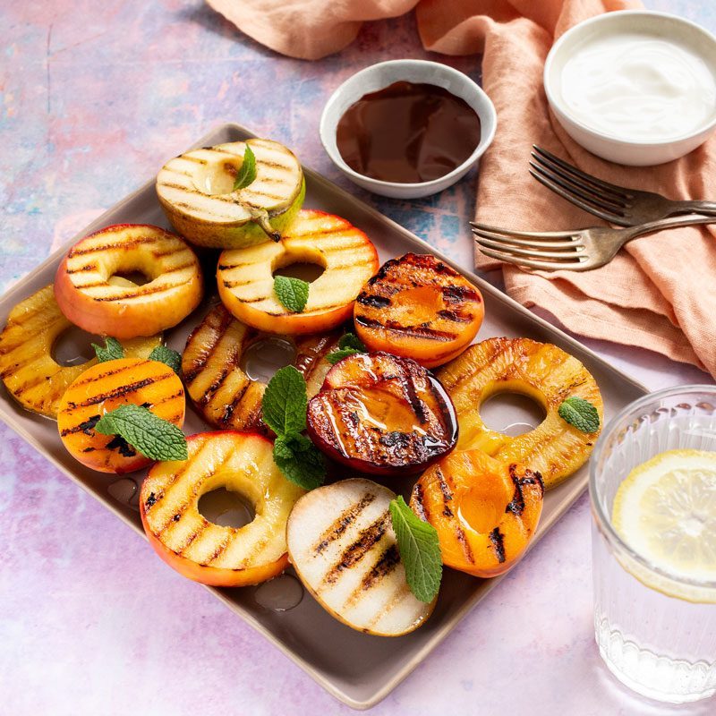 Gegrillte Früchte mit Vanille- und Schokoladen-Dips - bedda world